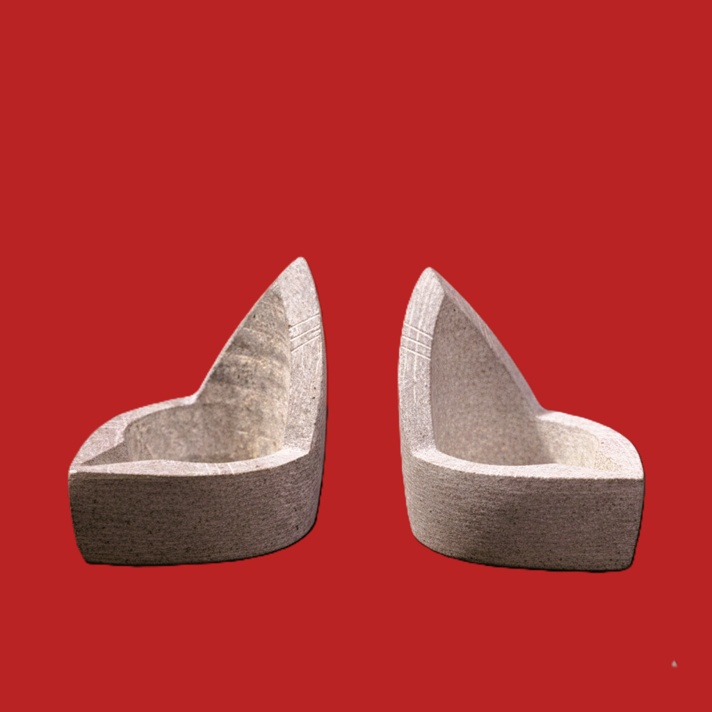 Maada Vilakku – Classic Soapstone Oil Lamp