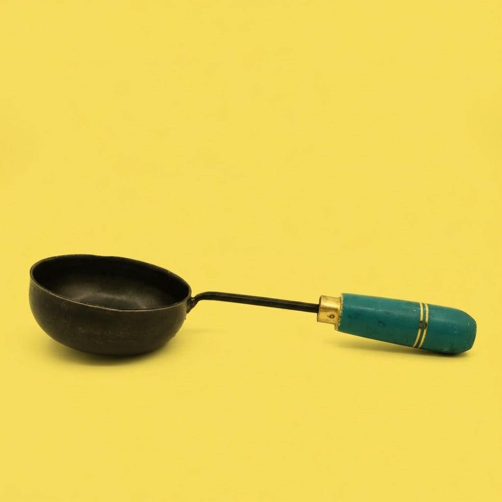 Flat Iron Tadka Maker with Wooden Handle Naturally Seasoned